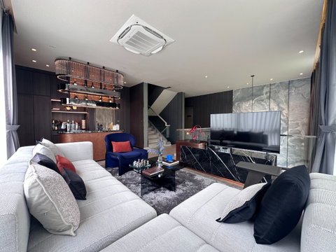 อาร์เทล อโศก-พระราม 9 บ้านหรู Private Pool Private Lift