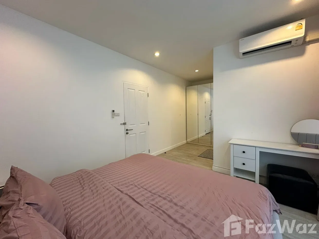 picture Kids & Pet Friendly Home | Flexible 3rd Room 6803936 - 16/23