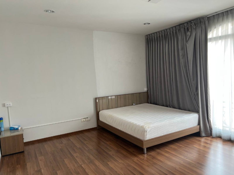 picture Townhome for Rent at Baan Klang Muang Grand De Paris Ratchada - 7/22