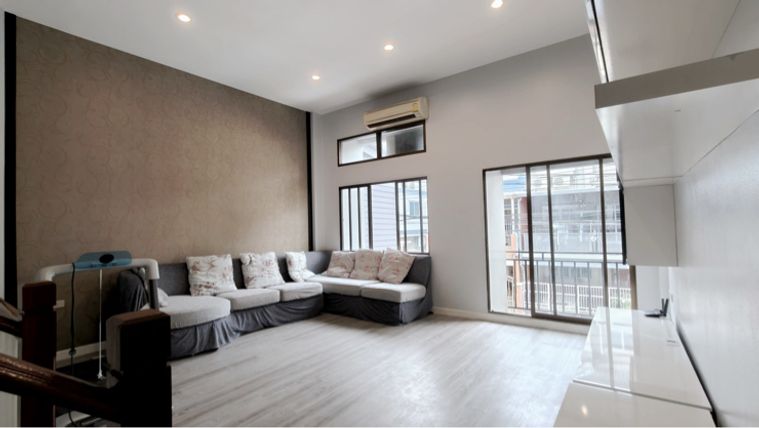 3-bed townhouse for rent, 160 sqm, 22 sq wah, Baan Klang Muang Ratchada-Mengjai 1