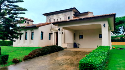 Houses for sale : Urgent Sale: Beautiful House at My Ozone Khao Yai | 211 sq.w. | 3 Beds, 3 Baths | Near Mövenpick Resort Khao Yai