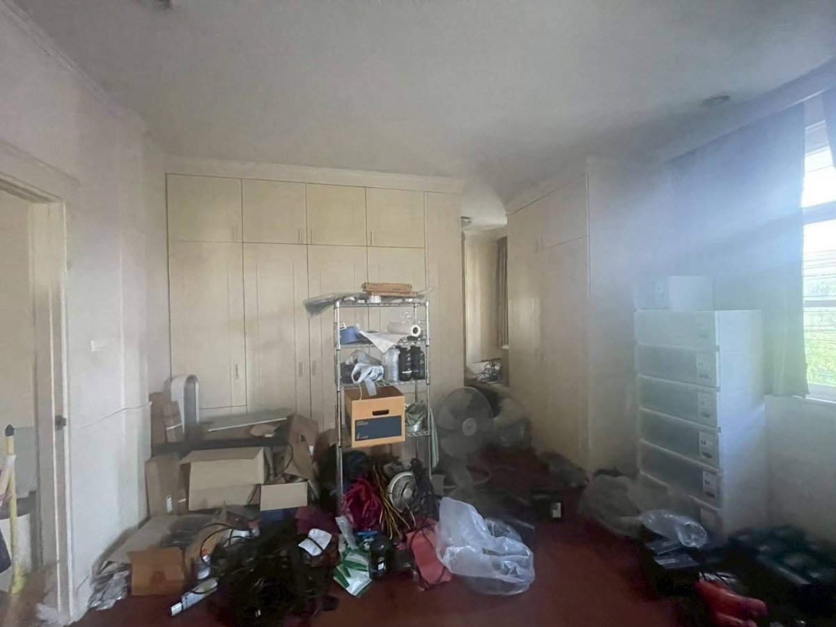 picture Two Stories Home for Sale,Great location,10 minute to central east villa. - 2/15