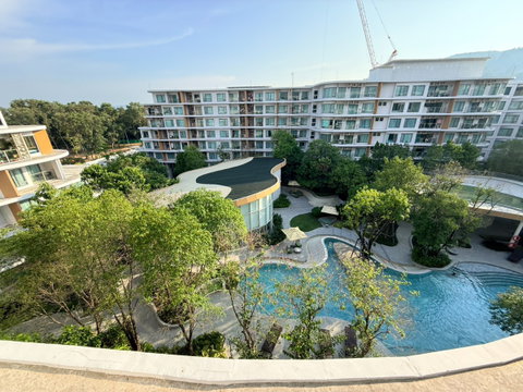 Pool view 1 bedroom condominium near Central Phuket.
