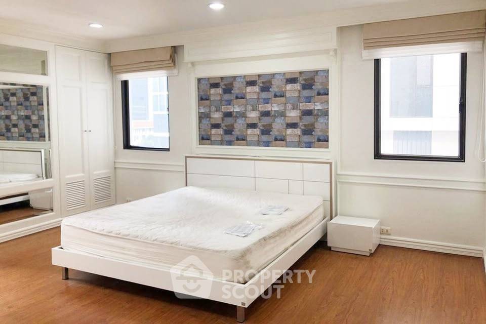 picture 2-BR Condo at Le Premier 1 Condominium near MRT Sukhumvit (ID 3342427) - 5/9