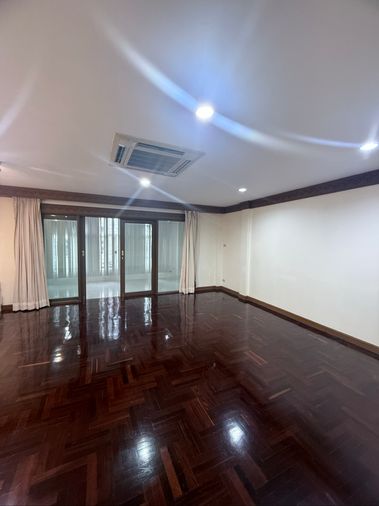 ให้เช่าทาวน์โฮม 4 ห้องนอน 26 ตร.ว. เขตบางกอกน้อย