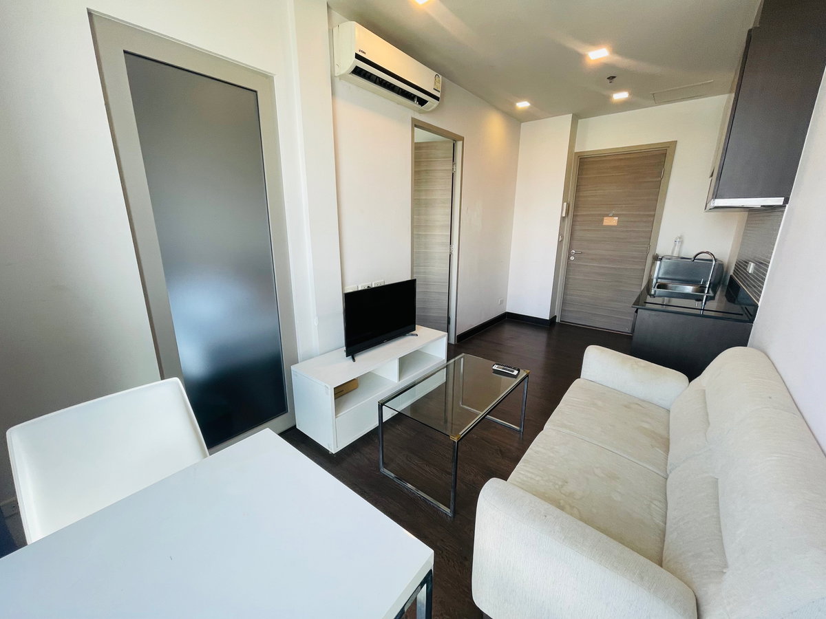 picture Pattaya posh condo for yearly rent - 1/13