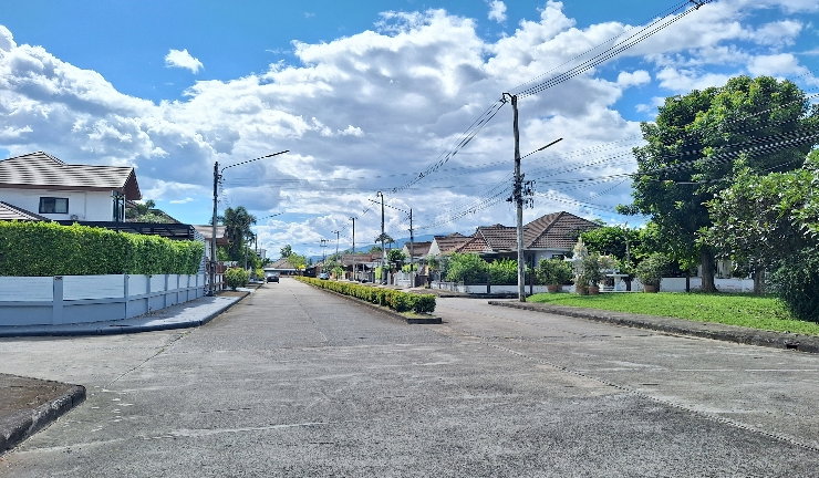 รูป ขายบ้านโครงการธนาพร เลคโฮม  แยกหลุยส์ ตรงข้ามนานาชาติ Mill hill เชียงใหม่-สันกำแพง เนื้อที่ 60 ตร.ว.3นอน 3 น้ำ 2 ครัว 2 จอด ราคา 2.5 ล้านบาท 
 - รูปที่ 2/21
