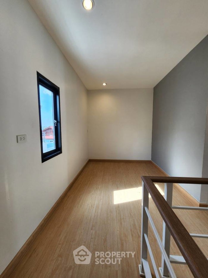 picture 3-BR Townhouse in Khlong Thanon (ID 2020545) - 9/15