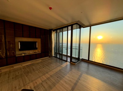 Condos for sale : Arom Wongamat Pattaya | 91.46 SQ.M. | 34th Floor  Live in luxury , or invest in a prime beachfront location with strong potential. | #TPI-3492
