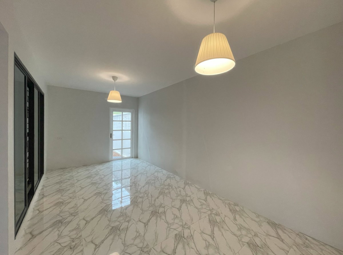 รูป บ้านหัวมุม ทำเลบ้านฉาง ระยอง ราคาใหม่ 2.50 ล้าน - รูปที่ 2/6