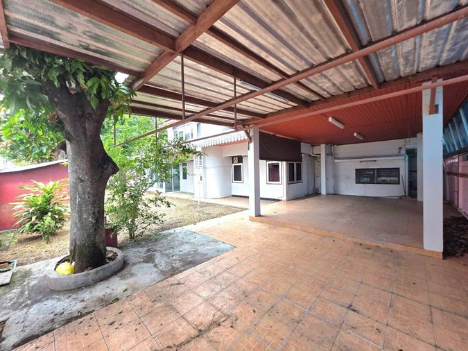 ขายบ้านเดี่ยว 6 ห้องนอน 131 ตร.ว. เขตพระโขนง