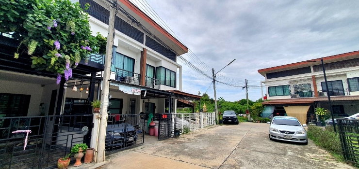 รูป ขายทาวน์เฮาส์ 2ชั้น กลางเมืองสุพรรณ ข้างวัดป่าเลไลยก์ ติดถนนใหญ่มาลัยแมน ลดราคาพิเศษ 1.49ล้าน - รูปที่ 3/16