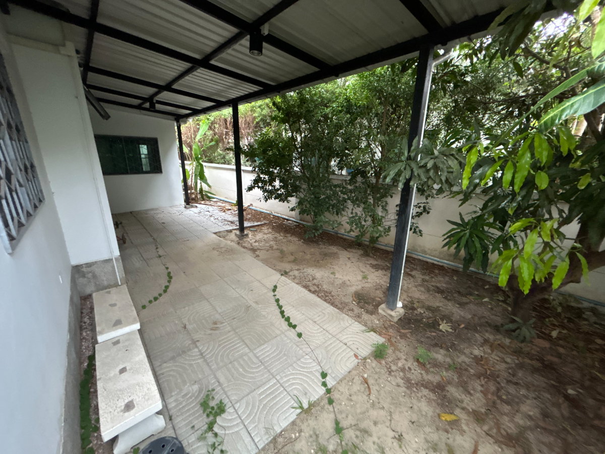 รูป บ้านเดี่ยว เพอร์เฟค มาสเตอร์พีซ เซนจูรี่ รัตนาธิเบศร์ หลังมุม - เนื้อที่ 129.40 ตร.วา พื้นที่ใช้สอย 288 ตร.ม. - ห้องนอน 5 ห้อง  - รูปที่ 37/39