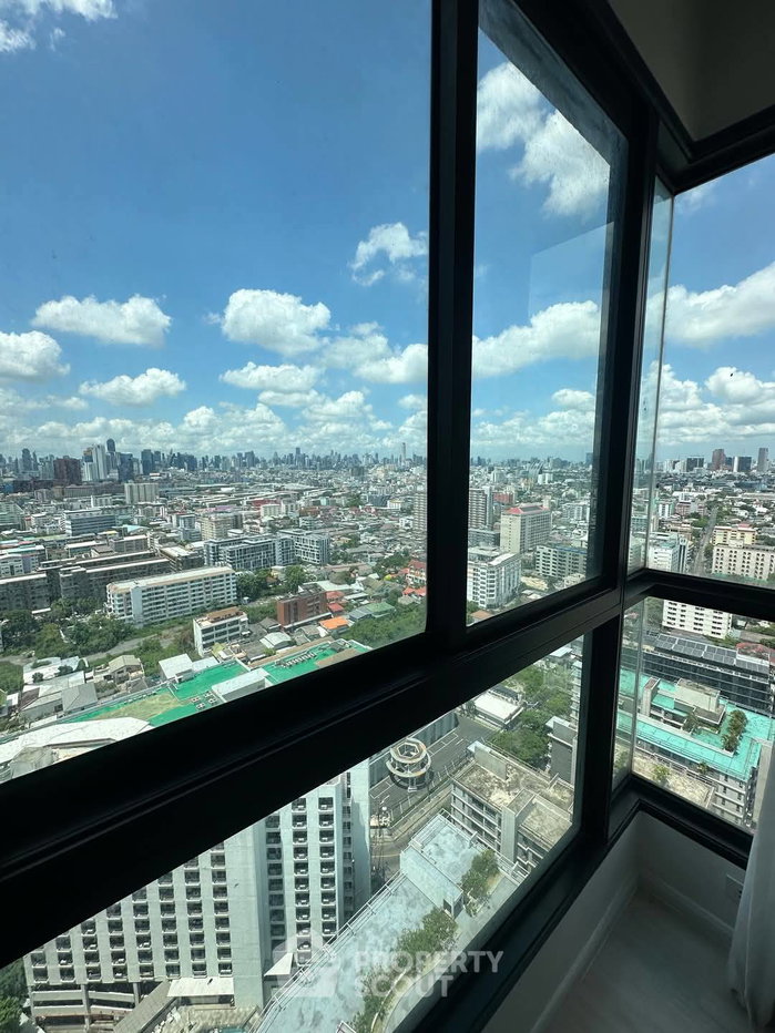 picture 2-BR Condo at Quinn Condo Ratchada 17 near MRT Sutthisan (ID 1547551) - 6/9