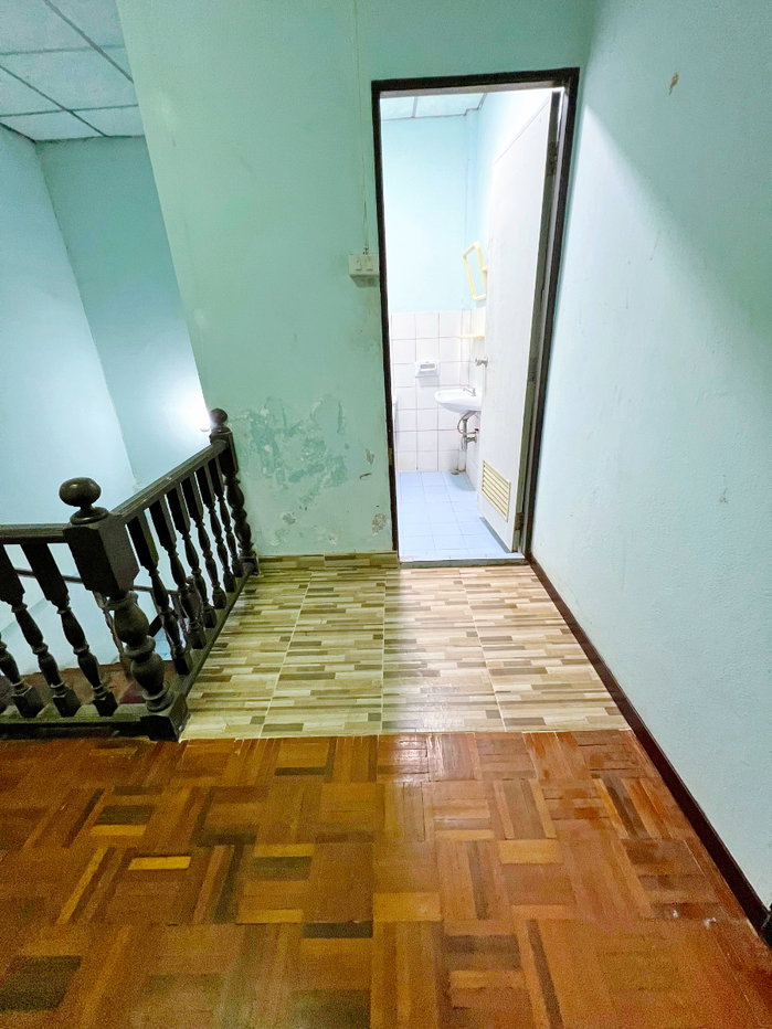 รูป ถ.โรจนะ ต.ไผ่ลิง ทาวน์เฮ้าส์ 2 ชั้น ฟังก์ชันครบ 2 นอน 2 น้ำ ใกล้แขวงทางหลวงพระนครศรีอยุธยา 300 ม. 18.5 ตร.ว. 150 ตร.ม. ตลาดโรจนะ 1.5 กม. - รูปที่ 13/14