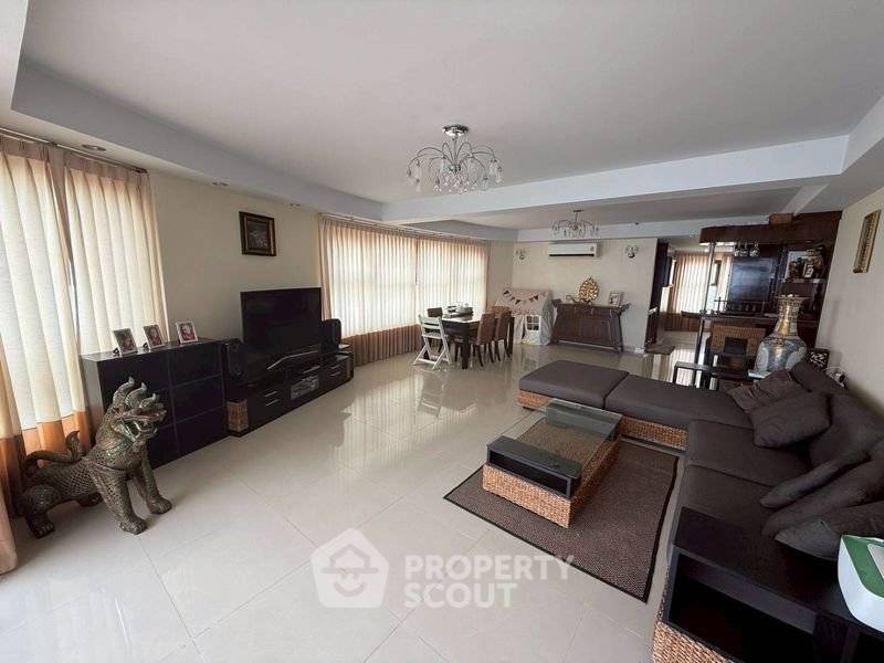 รูป คอนโด 1 ห้องนอน ชั้น 25 ขนาด 110 ตร.ม. ขายที่ Metro Jomtien Condotel (ID 2167126) - รูปที่ 2/17