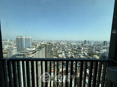 2-BR Condo at Life Ladprao near BTS Ha Yaek Lat Phrao (ID 3331447)