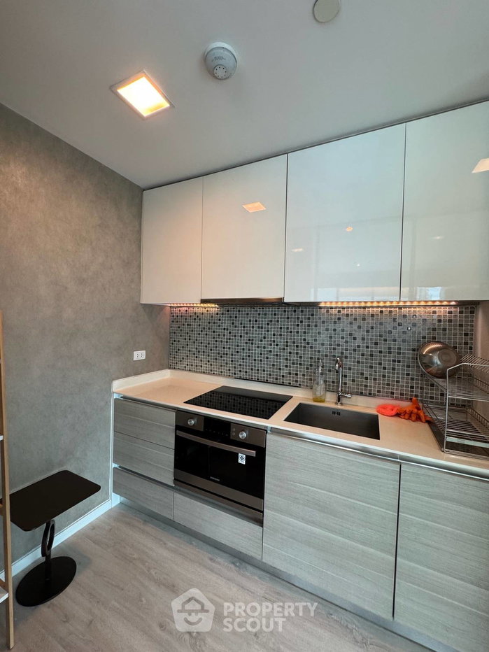 รูป คอนโด 2 ห้องนอน ขนาด 117 ตร.ม. The Room Sukhumvit 21 ใกล้ MRT สุขุมวิท (ID 3196879) - รูปที่ 2/7