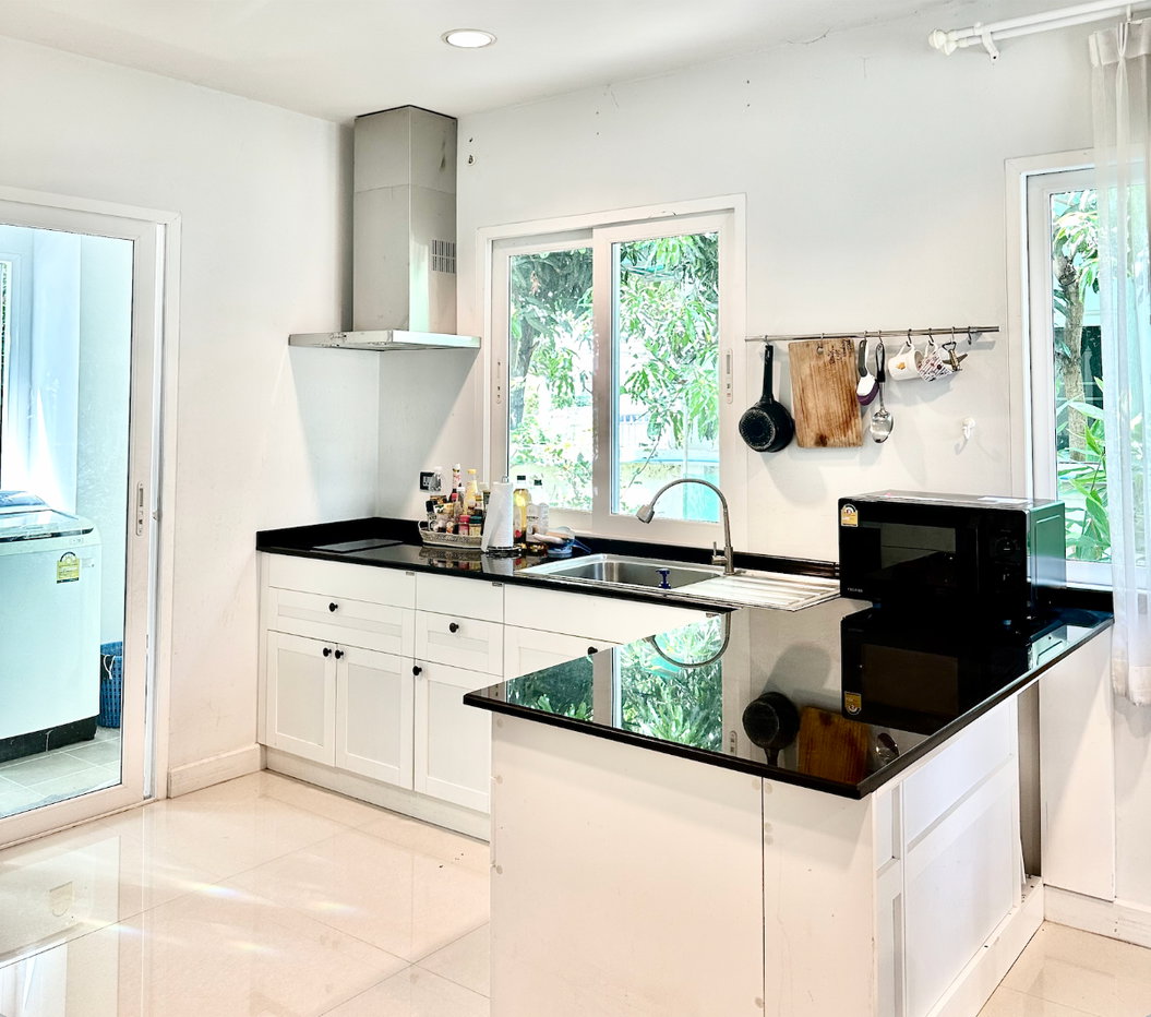 picture Peaceful Lake House in Samut Sakorn - 3/6