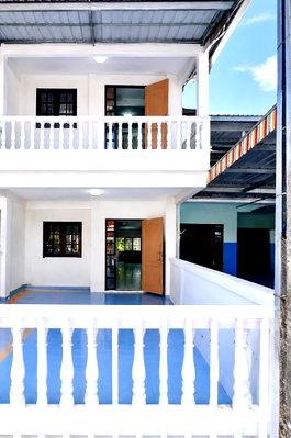 Townhouses for rent วิทยาลัยอาชีวศึกษาพระนครศรีอยุธยา : 			Rojana Rd. PhaiLing Subdistrict Two story townhouse fully functional 2bed 2bath located 300 m. from           
