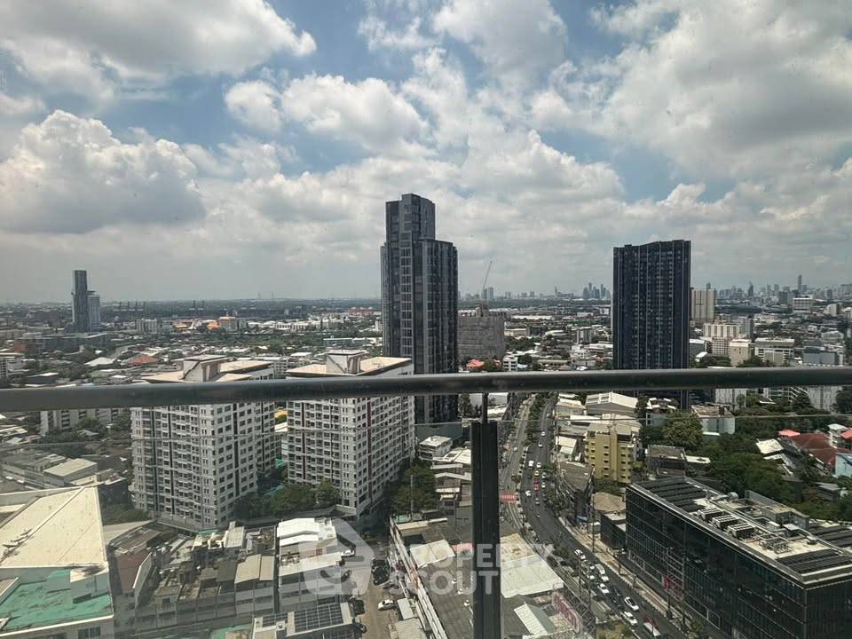 picture 1-BR Condo at Sky Walk Residences near BTS Phra Khanong (ID 3345339) - 2/9