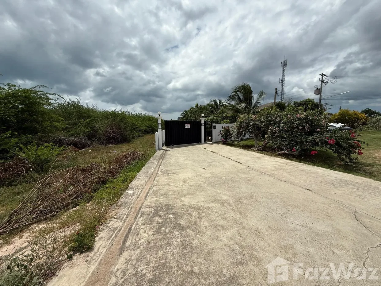 picture Charming 3-Bedroom Villa with Open Views 5620811 - 35/35
