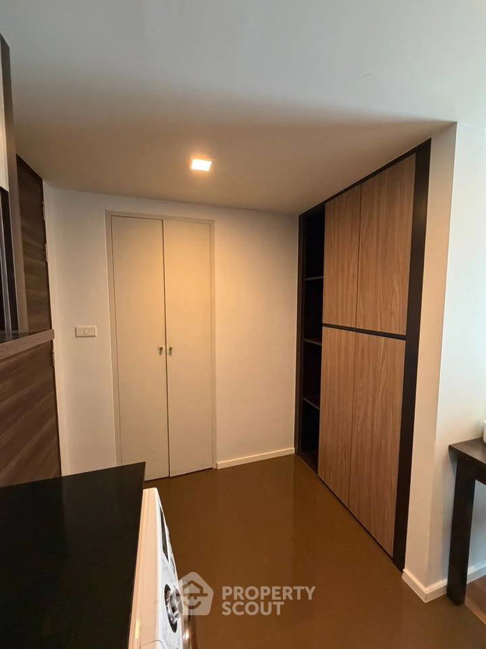 picture 1-BR Condo at Focus Ploenchit near BTS Nana (ID 3329175) - 7/17
