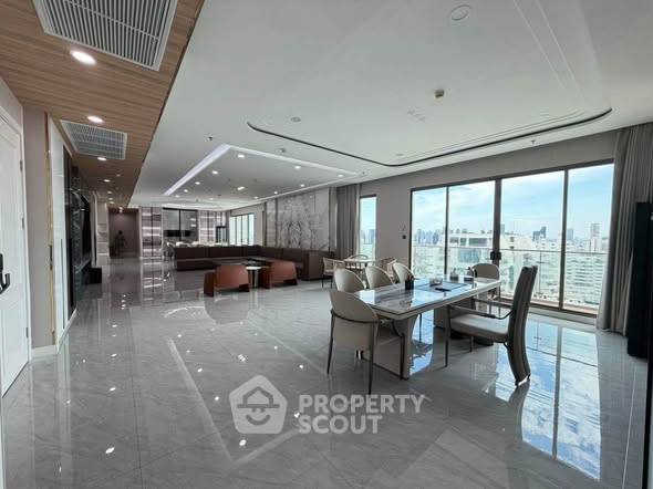 picture 4-BR Condo at Supalai Oriental Sukhumvit 39 near MRT Phetchaburi (ID 3345470) - 2/19