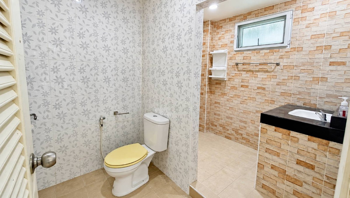 รูป หลังใหญ่สะใจ! ขายบ้านเดี่ยว AC House 1 ลำลูกกา คลอง 4 รังสิต​ ​ปทุมธานี​ ต่อเติมเต็มพื้นที่ 220 ตร.ม. ในราคาเพียง 2.99 ล้านบาท - รูปที่ 13/18