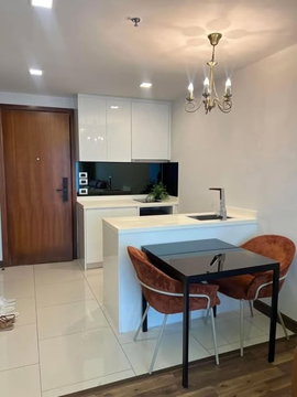 AA712702 | 1 Bed | 1 Bath | Pratamnak | 43sqm | THB 22,000/mo | Fl.5 — The Peak Towers Condo Bangkok