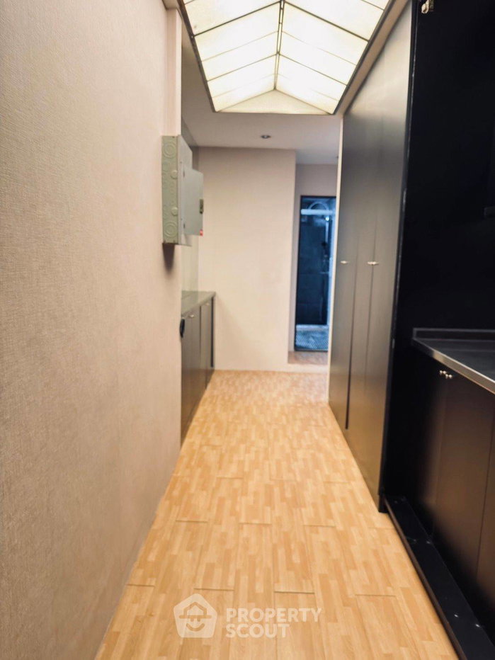 รูป คอนโด 1 ห้องนอน 85 ตร.ม. กว้างขวาง ที่ Wittayu Complex ใกล้ BTS เพลินจิต (ID 3345524) - รูปที่ 10/26
