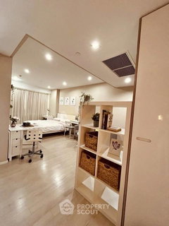 1-BR Condo at The Room Sukhumvit 21 near MRT Sukhumvit (ID 3298253)