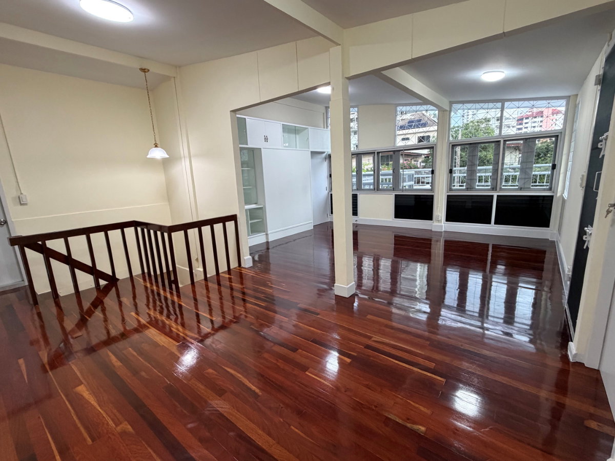 รูป Owner Post: บ้านเดี่ยวหลังใหญ่รีโนเวทใหม่ใจกลางวิภาวดี บ้าน บนที่ดิน 165 ตร.ว. พร้อมสนามกว้าง เหมาะสำหรับอยู่อาศัยหรือ Home Office - รูปที่ 20/25