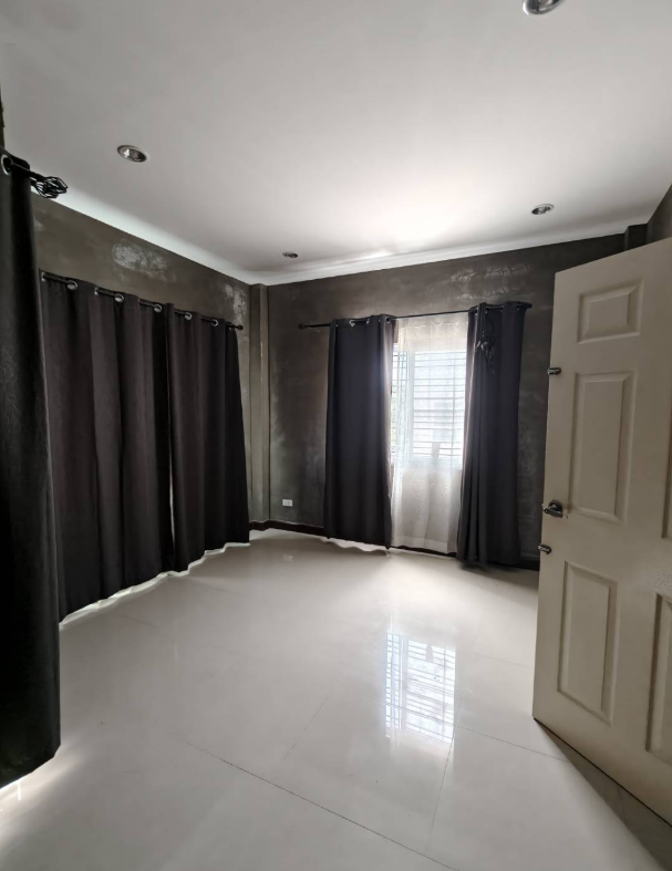 picture TOWN HOUSE 21.1 Sq.w. Bang Lamung Chonburi for 2.5M - 6/15