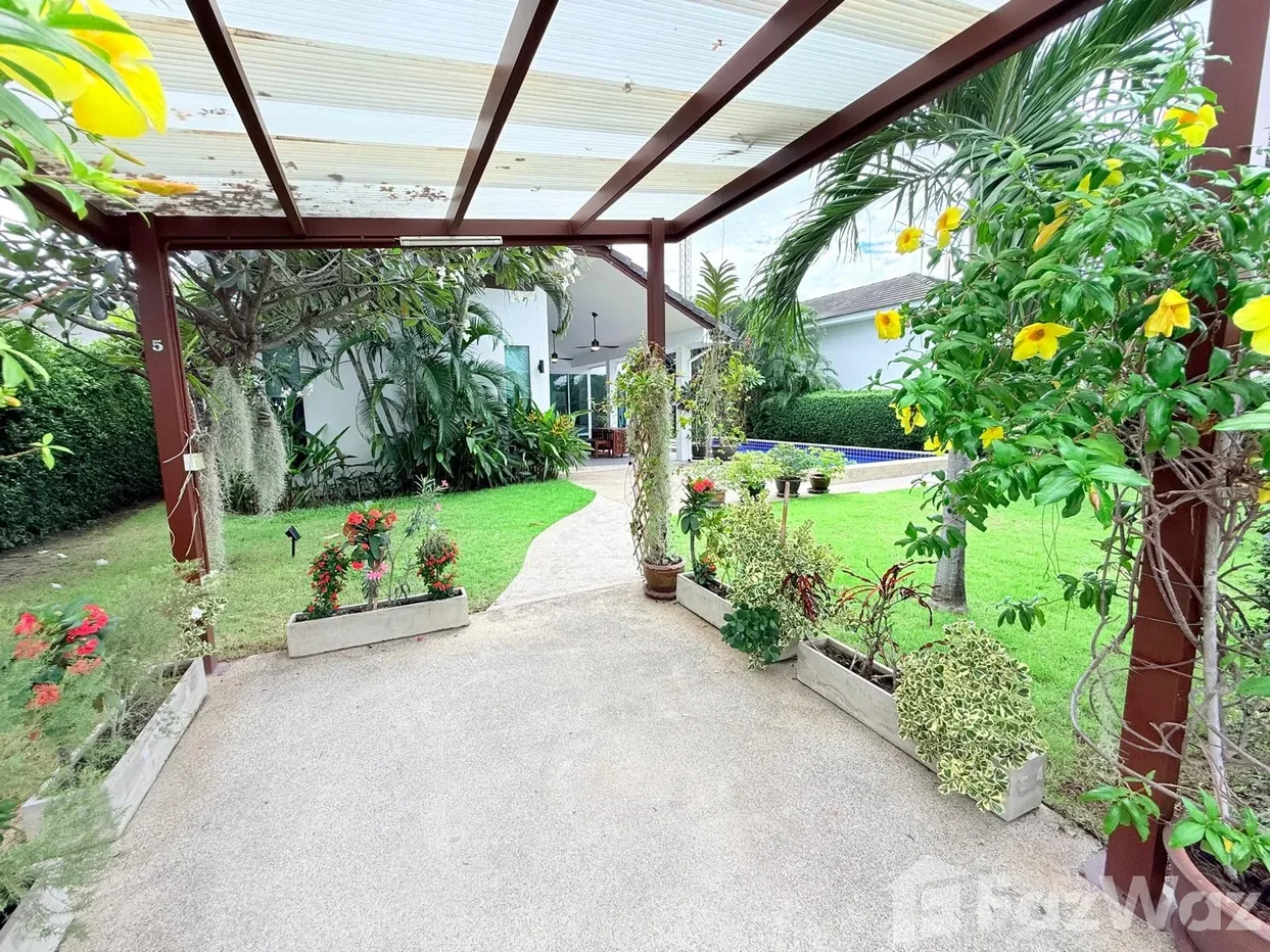 picture Charming 3-Bedroom Villa with Open Views 5620811 - 4/35