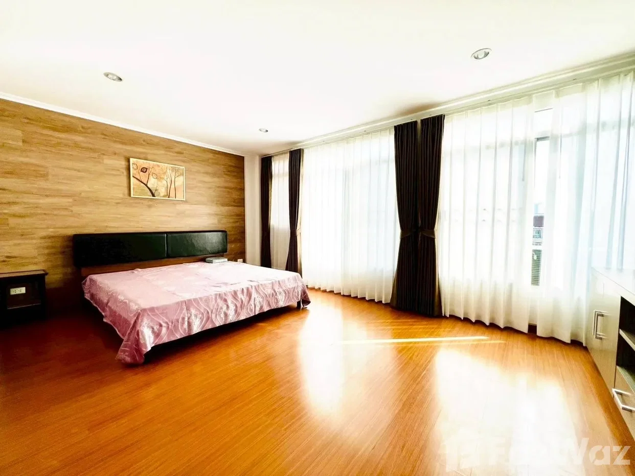 picture Commercial home office for rent 6814531 - 11/16