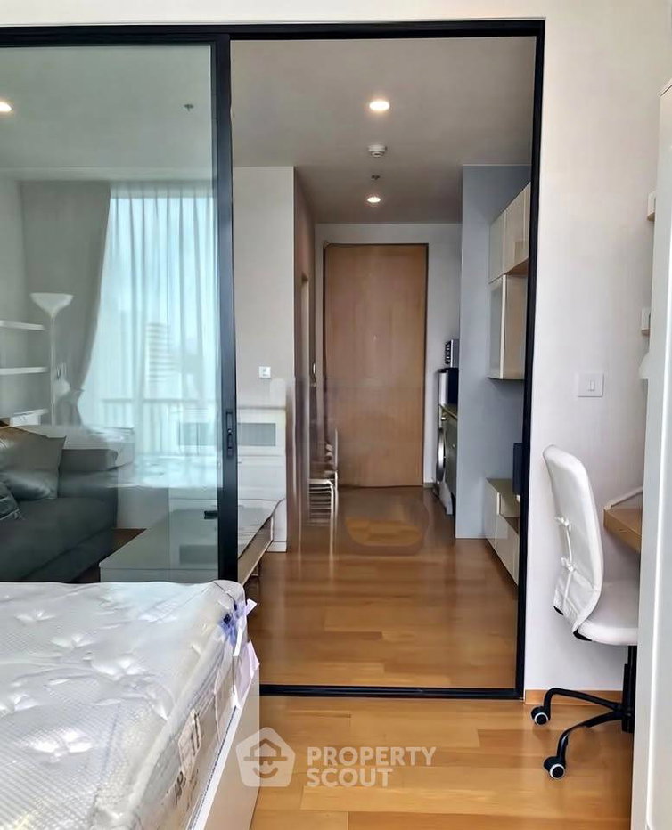 รูป คอนโด 1-ห้องนอน ที่ โนเบิล รีโว สีลม ใกล้ BTS สุรศักดิ์ (ID 3247419) - รูปที่ 1/4