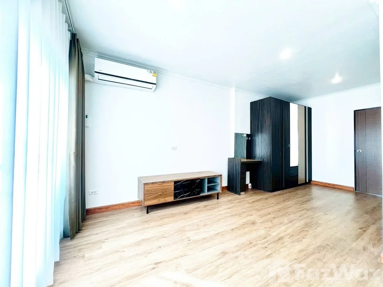 picture Commercial home office for rent 6814531 - 8/16