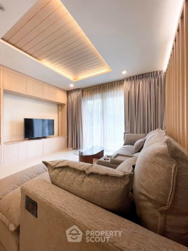 2-BR Condo At The Rise Sukhumvit 39 Near BTS Phrom Phong (ID 3346345)