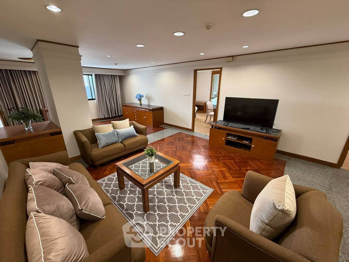 picture Spacious 2-BR 114 Sqm At United Tower Thong Lor Near BTS Thong Lor (ID 3344795) - 5/12