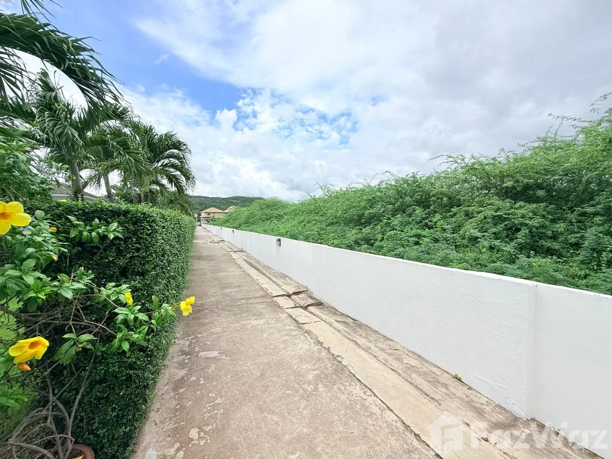 picture Charming 3-Bedroom Villa with Open Views 5620811 - 6/35