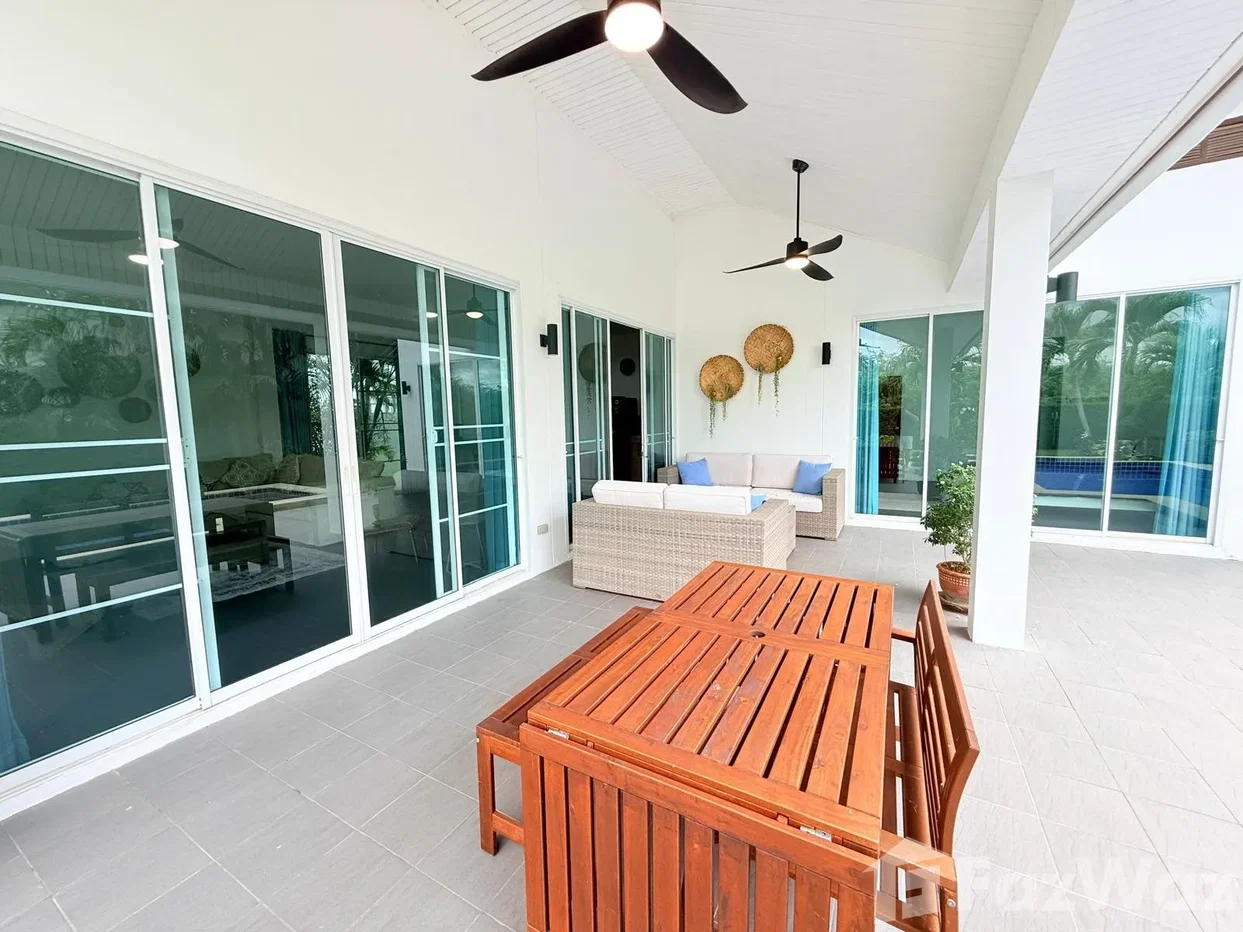 picture Charming 3-Bedroom Villa with Open Views 5620811 - 30/35