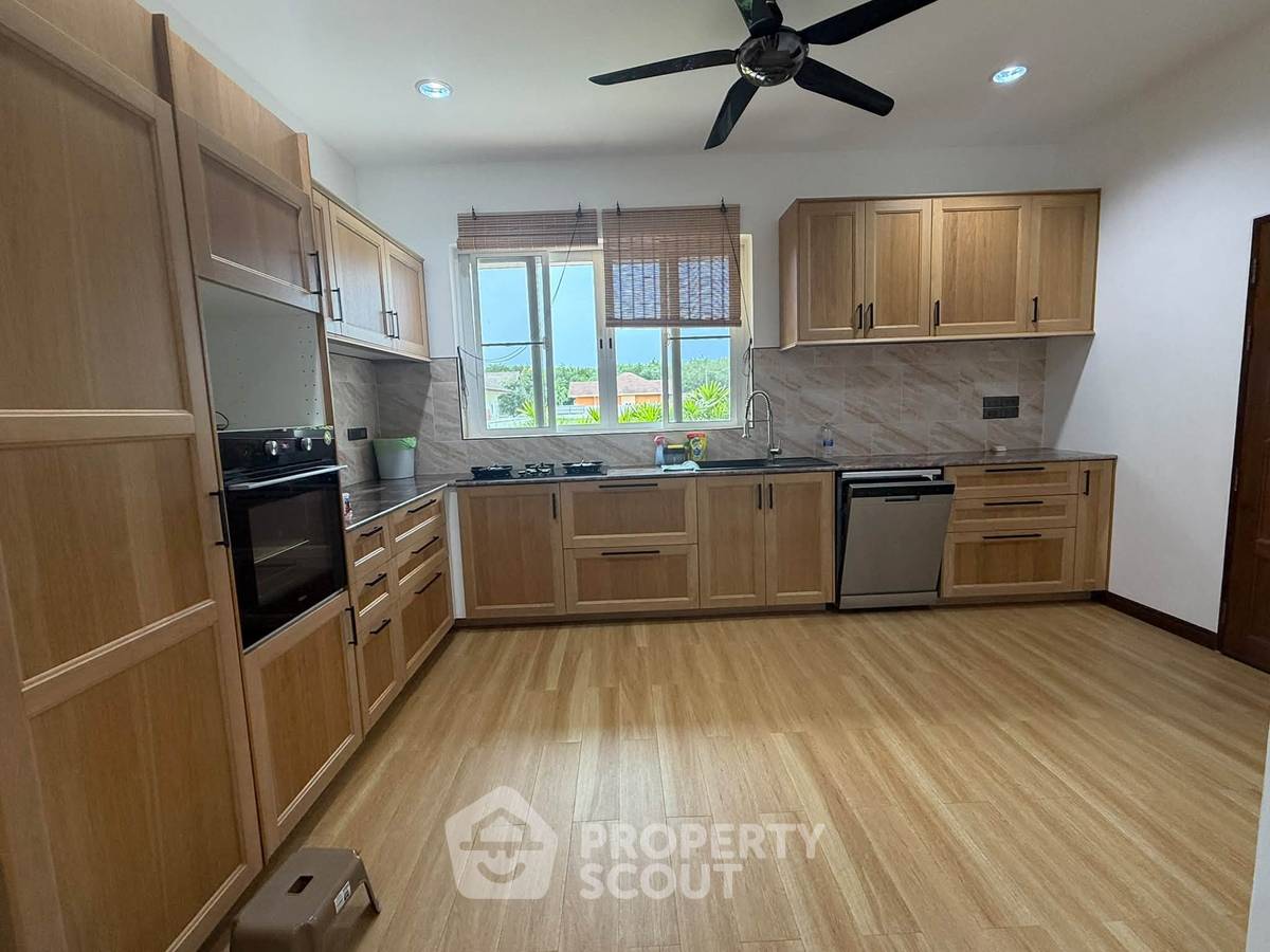 picture Pet-Friendly 2-Bedroom Villa At Wararom Village Khao Tao (ID 3345069) - 4/12