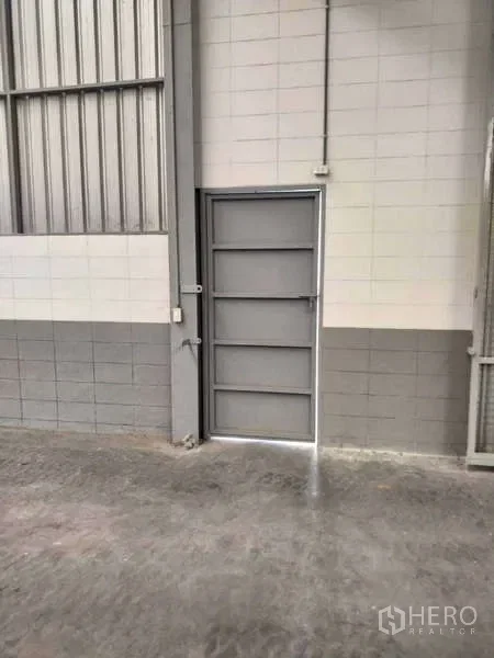 picture For rent Warehouse 1300 sqm in Lam Pla Thio, Lat Krabang, Bangkok - 3/16