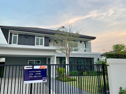 รูปภาพ Detached house for rent at Mantana Lake Watcharapol (158.4 sq. wah): 4 bedrooms, 5 bathrooms, corner unit, near the expressway.