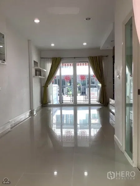 รูป ให้เช่าหรือขาย ทาวน์เฮาส์ 4 ห้องนอน Baan Klang Muang S-Sense Rama 9 - Ladprao (บ้านกลางเมือง เอส-เซ้นส์ พระราม 9 - ลาดพร้าว) วังทองหลาง กรุงเทพมหานคร - รูปที่ 1/12