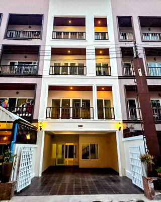 เช่าสำนักงาน ชลบุรี : 4 Bedroom Commercial Building for Rent Pratumnak Pattaya