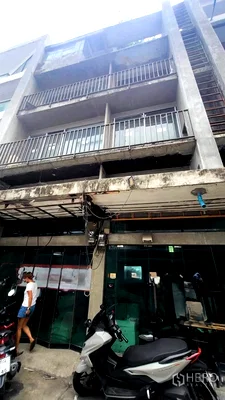 Shophouses for rent The Customs Department : For Rent and Sale Shophouse 396 sq.m. in Khlong Tan, Khlong Toei, Bangkok BTS Phrom Phong