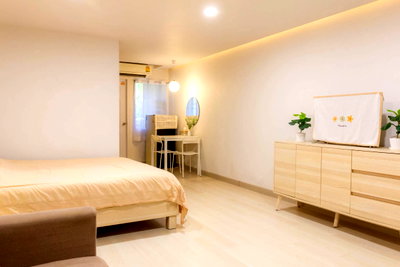 Condos for rent Chiang Mai : Srithana Condo 2, Minimalist & Muji-style room, Free WIFI, near to One Nimman, MAYA. (Tel/Line 088-5986998)
