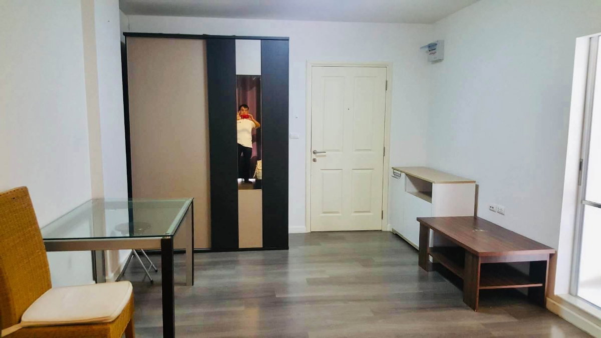 รูป ให้เช่าคอนโด D condo Abac Bangna Campus เฟอร์ฯครบ เครื่องใช้ไฟฟ้าครบ (มีเครื่องซักผ้า) พร้อมหิ้วกระเป๋าเข้าอยู่ได้เลย ใกล้ ม.Abac บางนา - รูปที่ 5/9